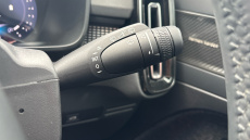 Volvo XC40 2.0 B4P Ultimate Dark 5dr Auto Petrol Estate